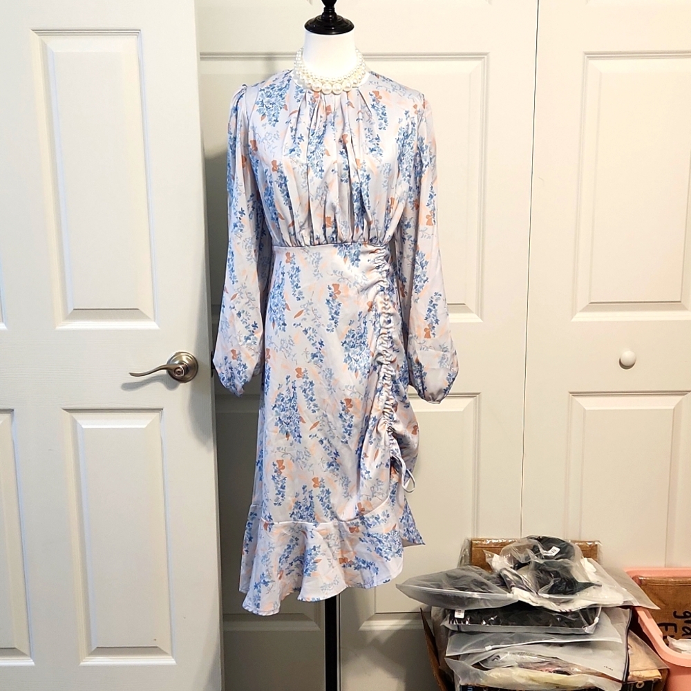 Gorgeous long sleeve dress